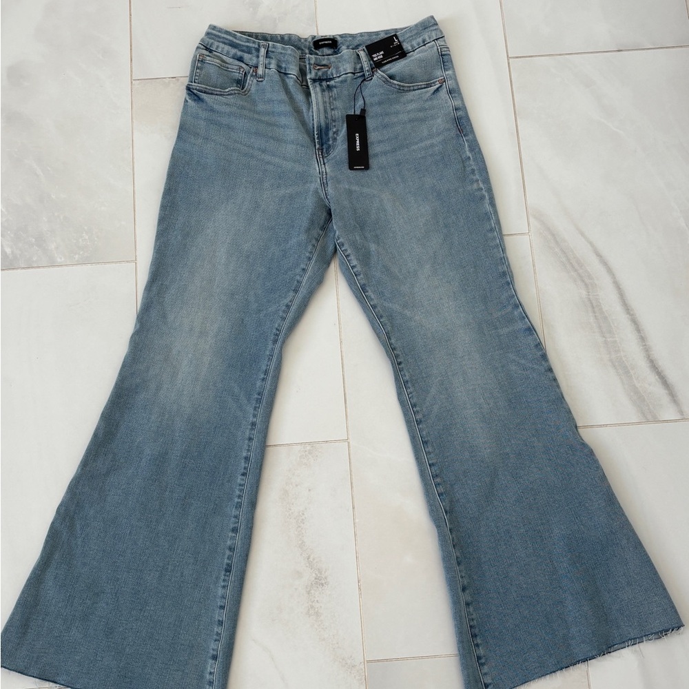 Express ‘70s Flare Flexx Hyper Stretch Jeans - Mid Rise - Short - Large 12/14/16